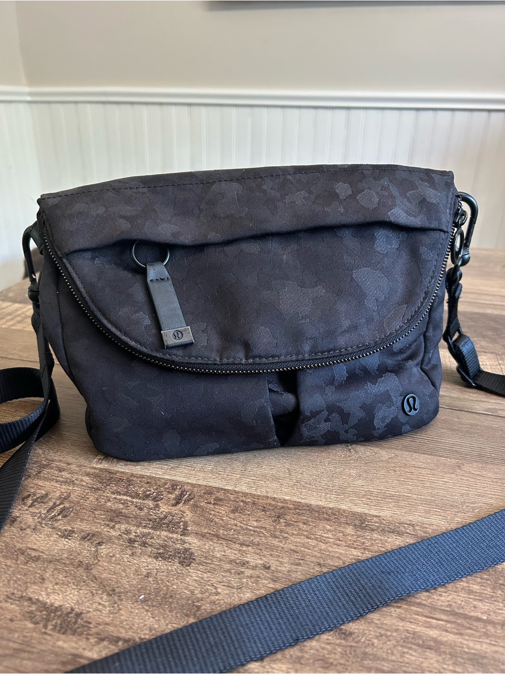 Lululemon all Night Festival Bag 5L Black Fragment Camo Messenger Crossbody
